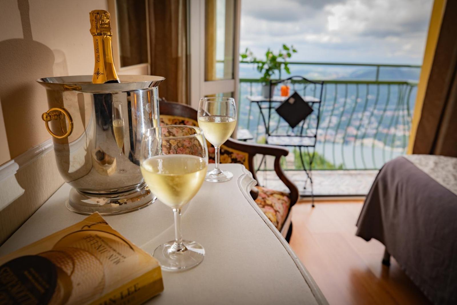 Hotel Vista Lago Brunate Kültér fotó
