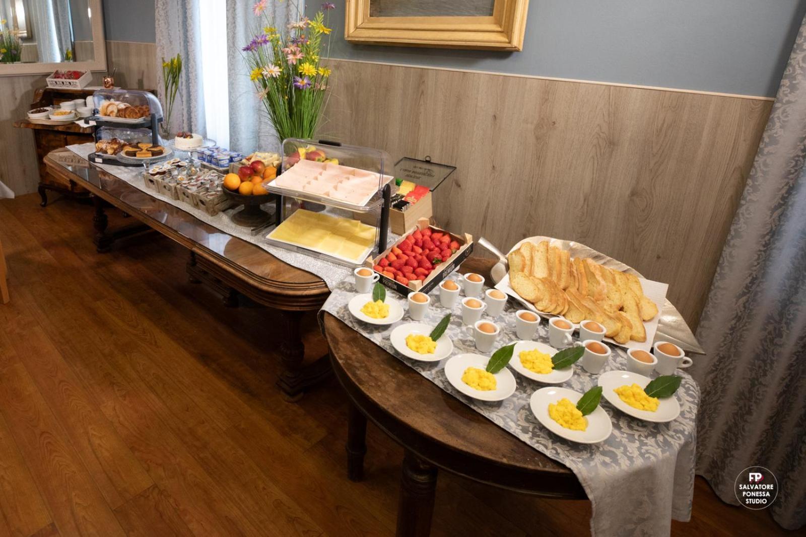 Hotel Vista Lago Brunate Kültér fotó