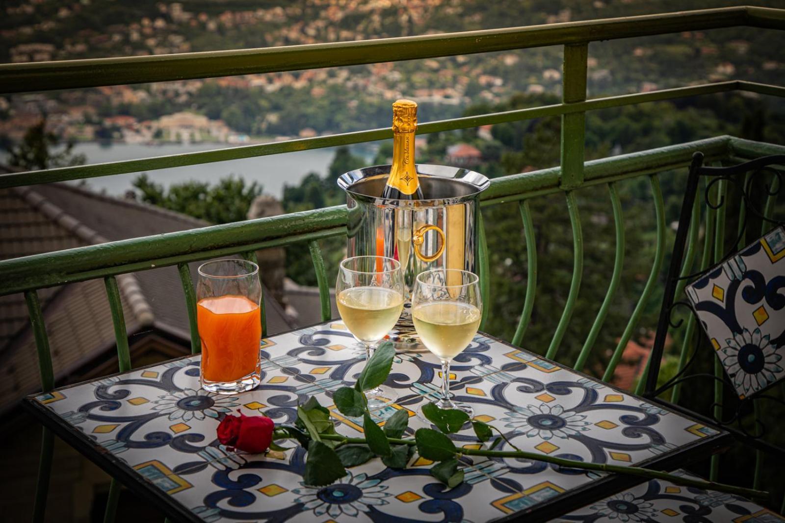 Hotel Vista Lago Brunate Kültér fotó