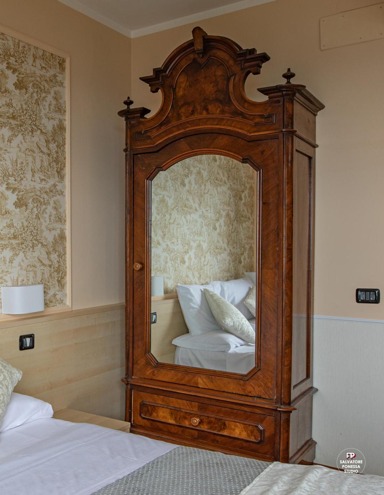 Hotel Vista Lago Brunate Kültér fotó